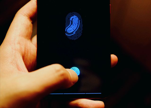 华为自研指纹技术破局！Pura80或首发屏下方案Mate80走侧边路线(图5)